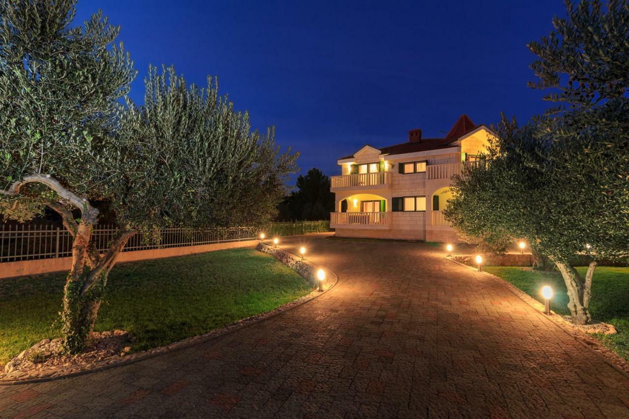 Villa Dream Срима Екстериор снимка